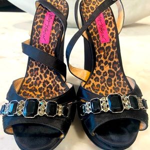 Bestesy Johnson Wedge Heels